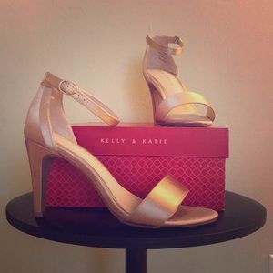 Kelly & Katie Kirstie sandal